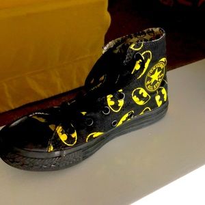 Converse boys high top shoes Batman